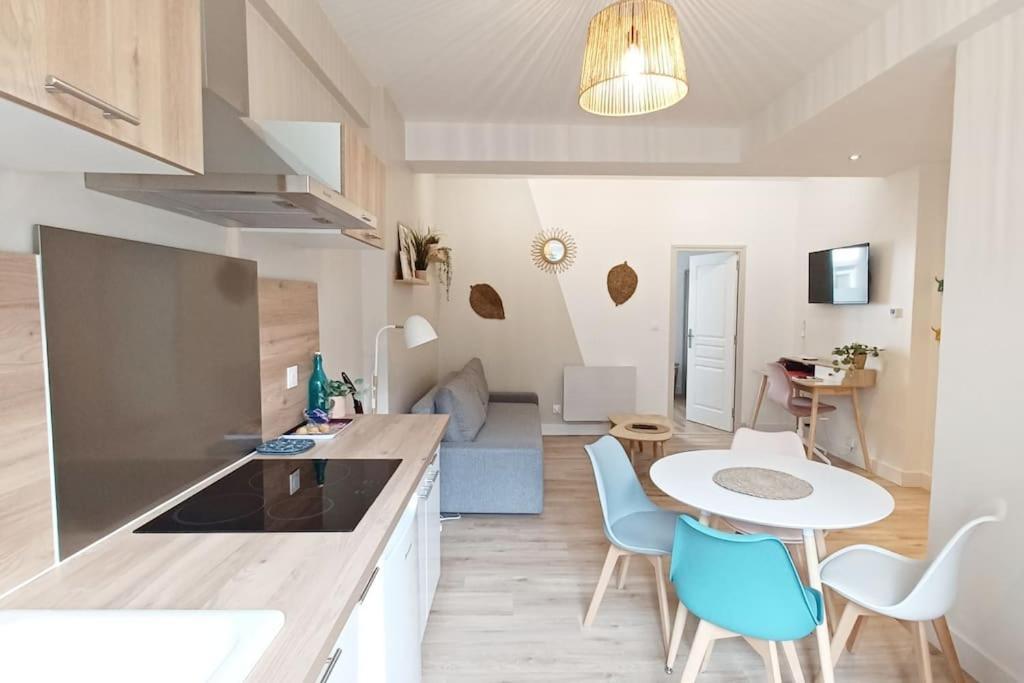 Appartement Cozy Au Centre-Ville Брест Екстериор снимка